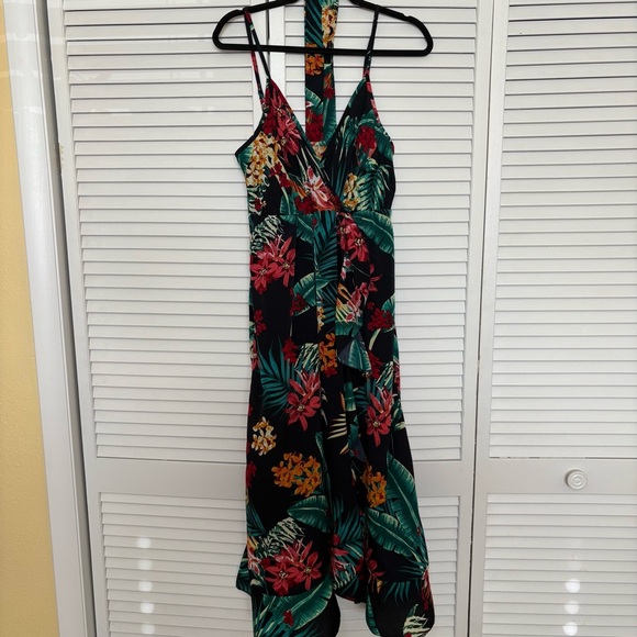 SHEIN Dresses & Skirts - SHEIN Black Floral High Low Dress